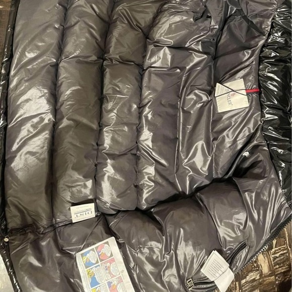 COPY - Mocker jacket puffer size medium need money so have to sell - Picture 2 of 4